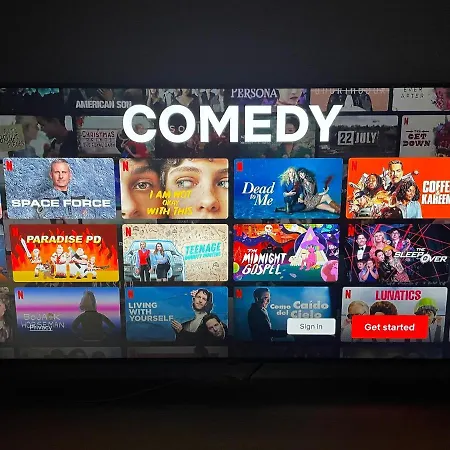 Beautiful 3 Bd. In Centre Apartament