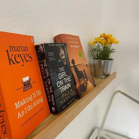 Beautiful 3 Bd. In Centre Apartament *