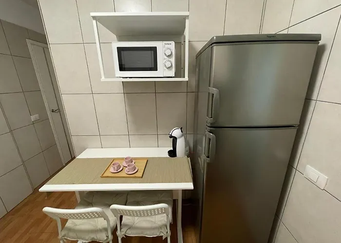 Beautiful 3 Bd. In Centre *