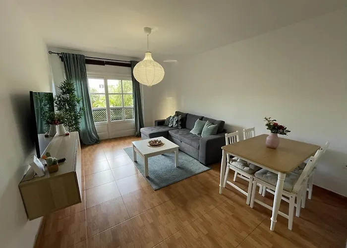 Beautiful 3 Bd. In Centre