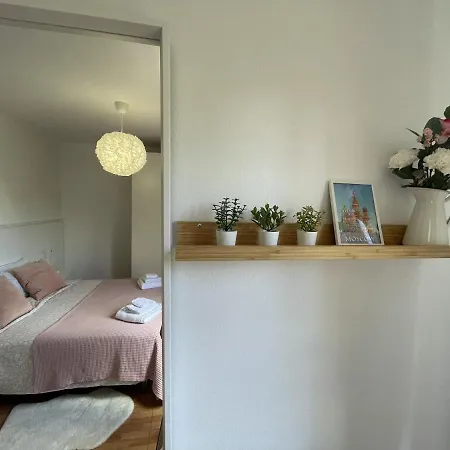 Beautiful 3 Bd. In Centre Lägenhet